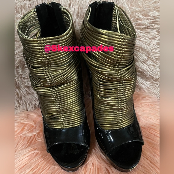 Versace heels - Picture 2 of 12